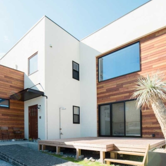 シンプルモダンな外観