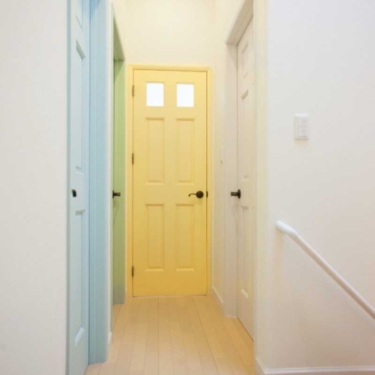 ナチュラルな玄関・廊下・階段