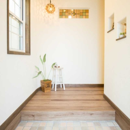 ナチュラルな玄関・廊下・階段
