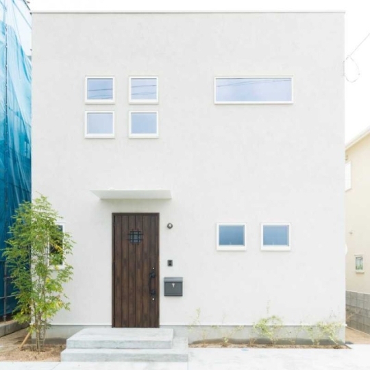 シンプルモダンな外観