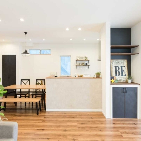 シンプルモダンなキッチン・ダイニング