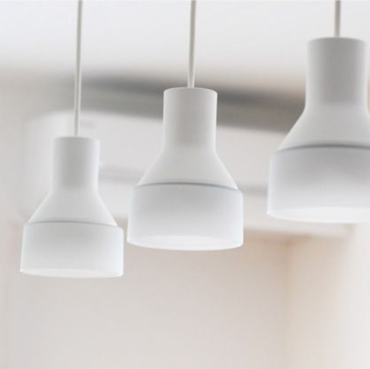 シンプルモダンな照明