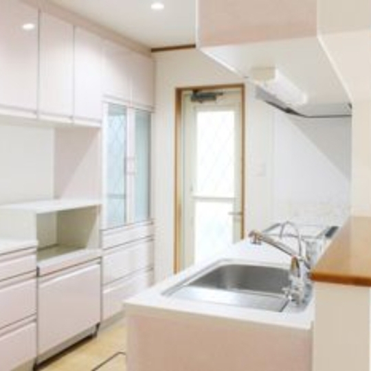 オーソドックスなキッチン・ダイニング