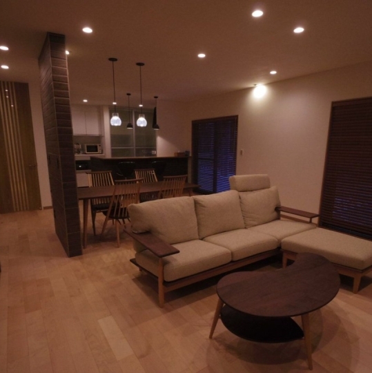 和モダンなリビング