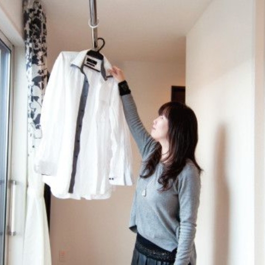 シンプルモダンな多目的スペース