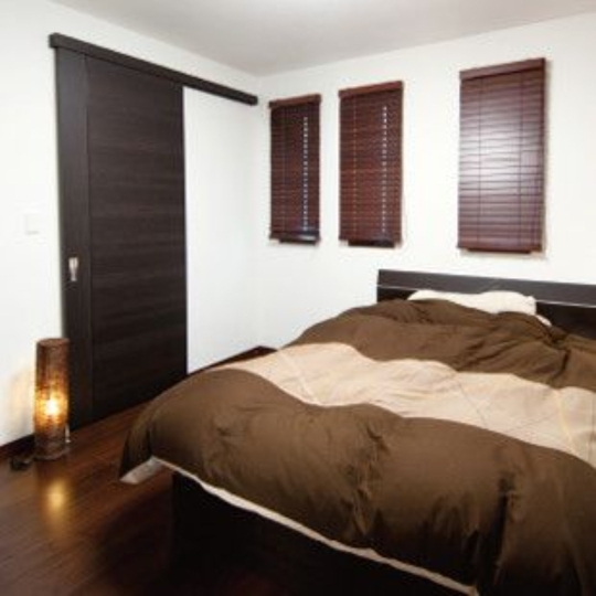 シンプルモダンな寝室・こども部屋