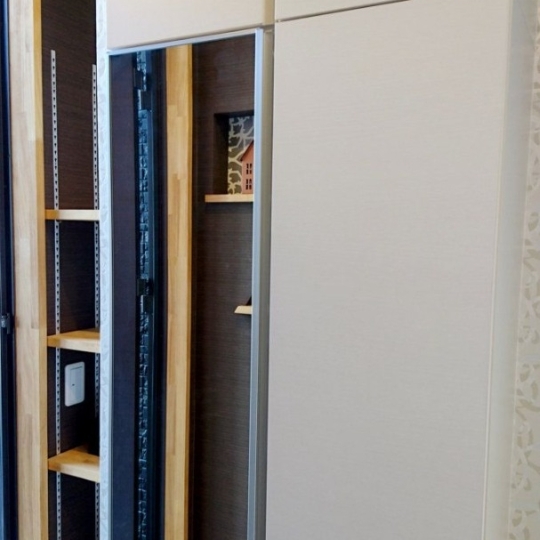 オーソドックスな玄関・廊下・階段