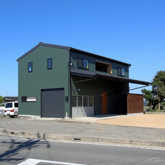 シンプルモダンな外観