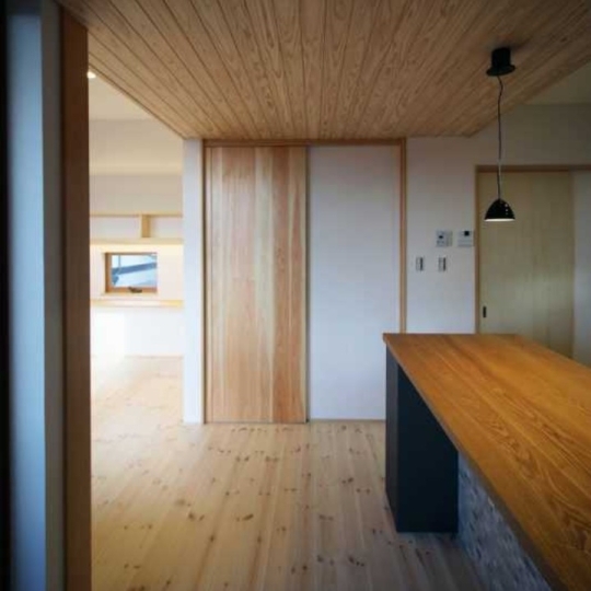 和モダンなキッチン・ダイニング