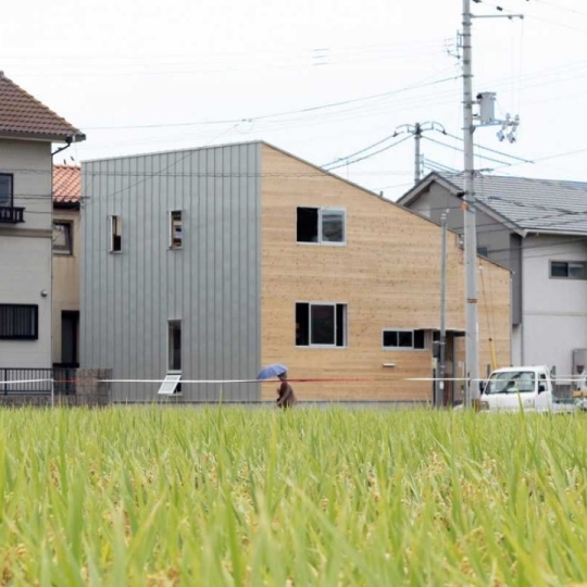 シンプルモダンな外観