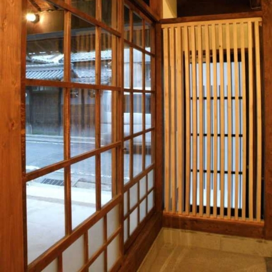 和風な玄関・廊下・階段