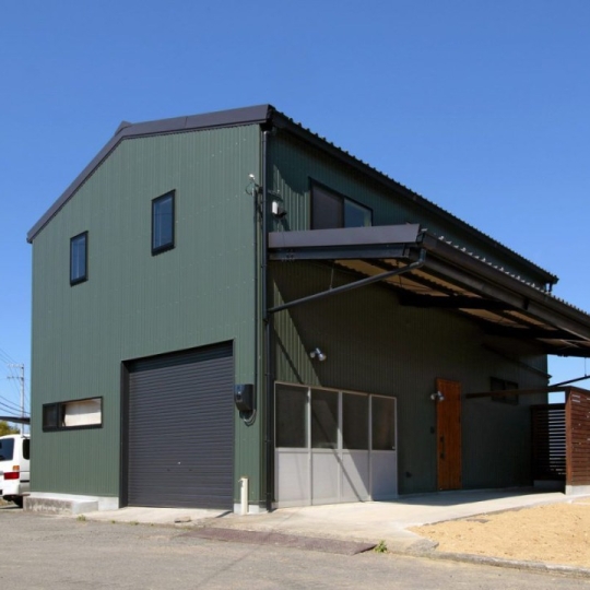 シンプルモダンな外観