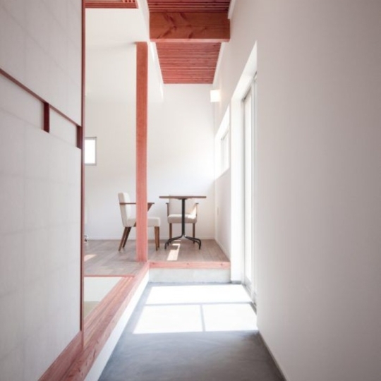 シンプルモダンな玄関・廊下・階段